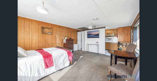 Low maintence home in Pinewood Primary and MWSC School zone - Photo 1