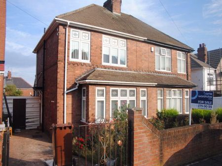 3 bedroom semi-detached house to rent - Photo 4