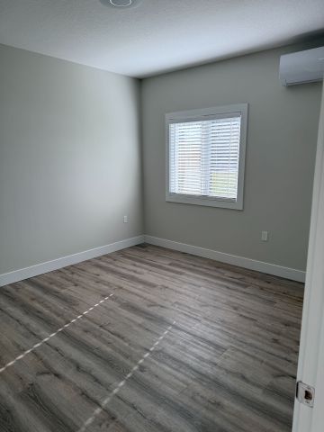 For Lease - 282 MAIN Street Unit# 9, Southwest Middlesex, Ontario - Photo 3