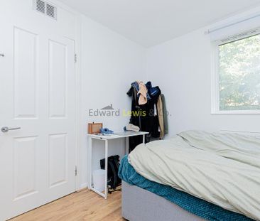3 bedroom flat to rent - Photo 5