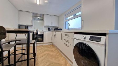 Room 2, 8 Pims Avenue, Belfast, BT4 1PJ - Photo 5