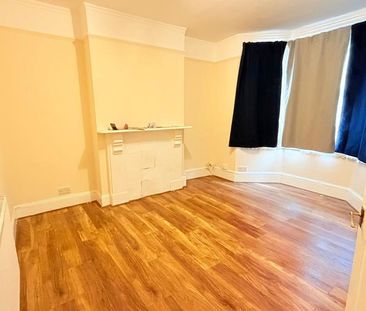 4 bedroom terraced house to rent - Photo 3