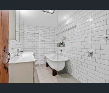 27 Matilda Street, Burleigh Heads, Qld 4220 - Photo 1