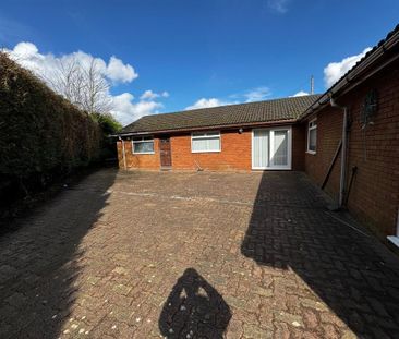 3 bedroom detached bungalow to rent - Photo 3