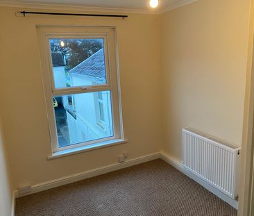 St Helens Avenue, Brynmill, Swansea SA1 4NN - Photo 2