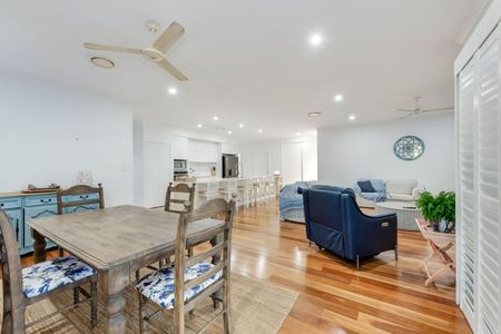 1 Raewood Close, Coral Cove QLD 4670 - House For Rent | Domain - Photo 2