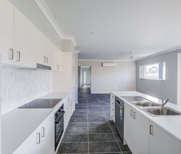 Stunning Four Bedroom Home With Loads Of Special Features - Photo 6