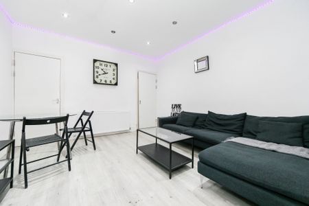 Hartley Grove, Hyde Park, Leeds - Photo 2