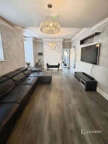 1 bedroom in a house share to rent - Photo 3