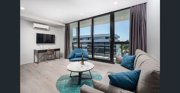 Furnished Apartment Stay for 1 month plus. Weekly service, Cable & No Bills Ever. - Photo 1