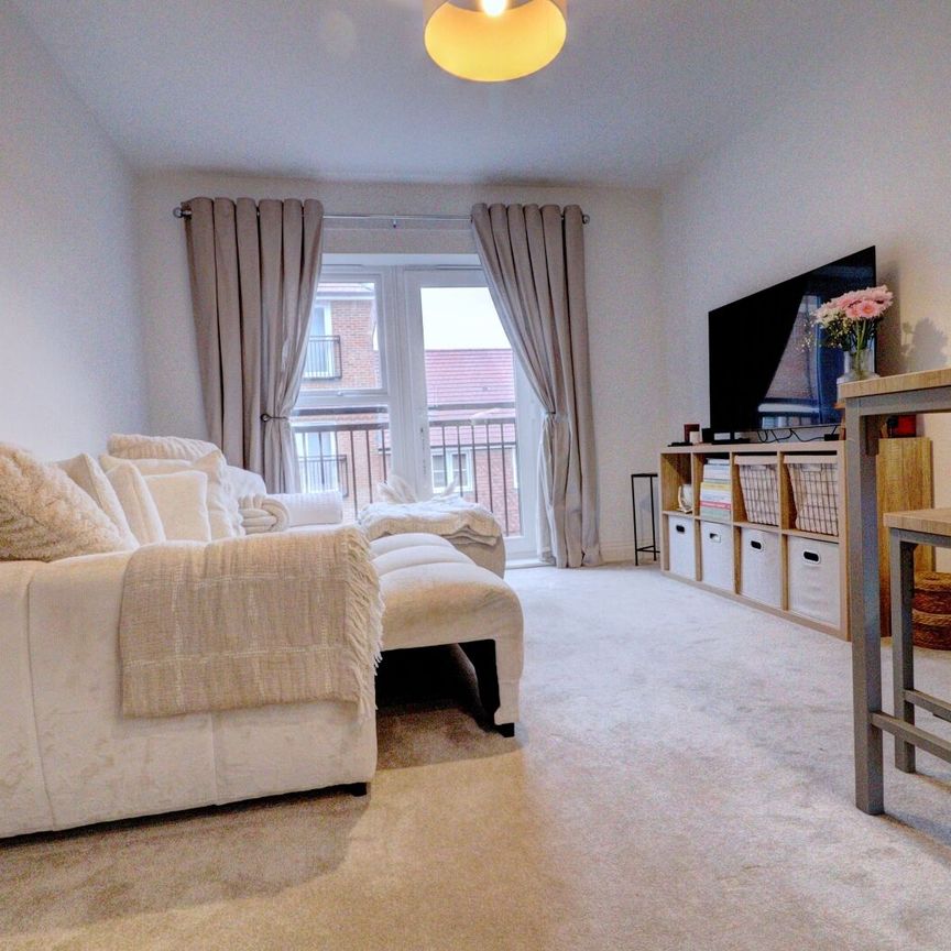 1 bedroom flat to rent - Photo 1