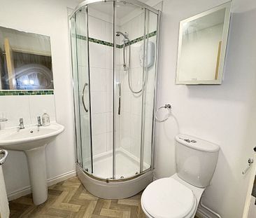 2 Bed, First Floor Flat - Photo 4