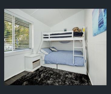 Luxurious Fully Furnished 4-Bedroom Home with swimming pool for Sho... - Photo 6