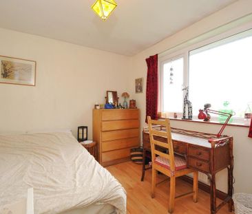 5 bedroom end of terrace house to rent - Photo 4