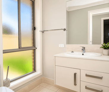 Spacious & Low-Maintenance One Bedroom Granny Flat - Photo 4