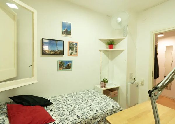 Carrer de Sicília, Barcelona, Catalonia 08013