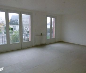 entrée, cuisine, séjour, salle d'eau 4 chambres, salle d'eau, 2 WC.... - Photo 1