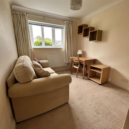 3 bedroom detached bungalow to rent - Photo 3