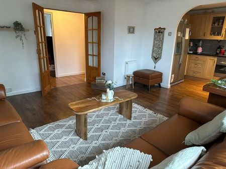 Buckingham Avenue - Photo 3