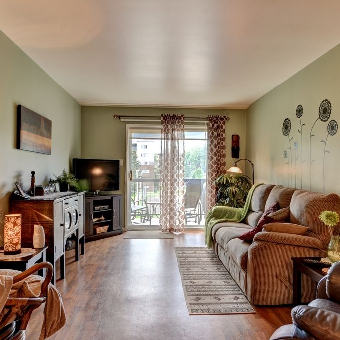 BEAU 4 ½,RÉNOVÉ, 1295$/MOIS TOUT INCLUS - Photo 1
