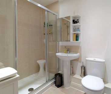 Woking, Surrey, GU21 - Photo 2