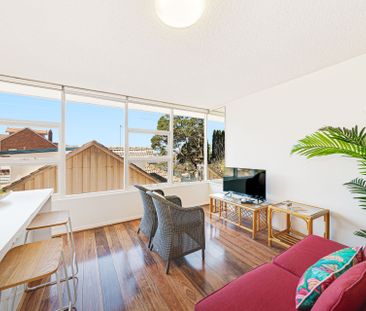 Studio with Parking, Train & Ferry Access & Views - Photo 3