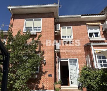 Luxury House for rent in Villafranca del Castillo, Autonomous Regio... - Photo 1