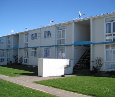 BEDSIT - Photo 2