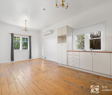 CUTE AND COSY RENOVATED COTTAGE - Photo 5