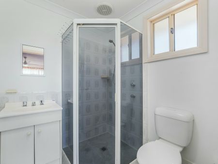 2/8 Owen Stanley Rd, Glenfield NSW - Photo 4