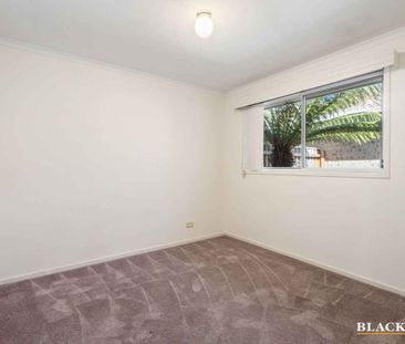 3 Bedroom Home In Florey - Photo 1