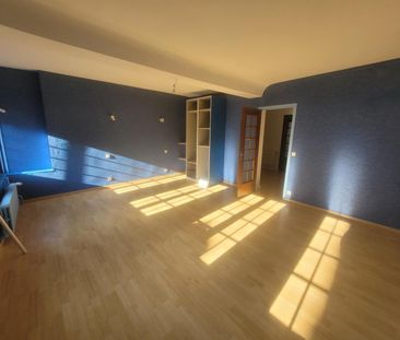 Appartement Duplex en centre ville avec terrasse et bâtiment - Photo 5