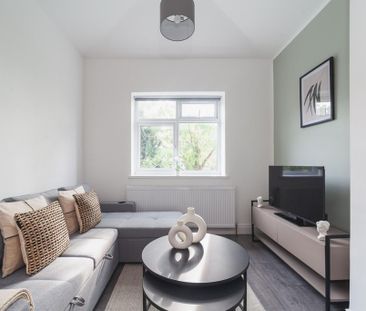 2 bedroom flat to rent - Photo 2