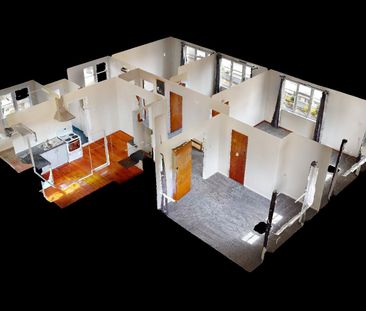 Roslyn - 3 Bedrooms - Photo 2