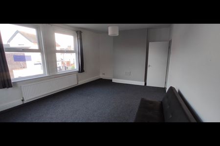 2 Bed Flat, Liscard, CH45 - Photo 3