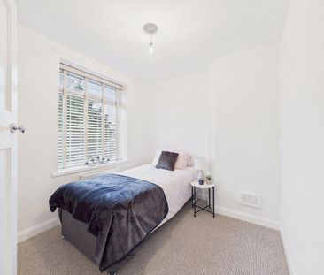 2 bedroom semi-detached house to rent - Photo 5