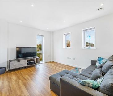 2 Bed Flat, Acton, W3 - Photo 2