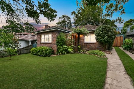 Stunning and Spacious Family Home in Heart of Lane Cove. - Photo 5