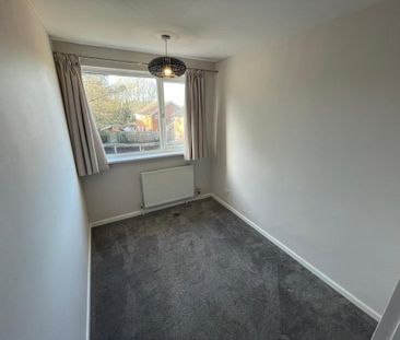 3 bedroom end of terrace house to rent - Photo 3