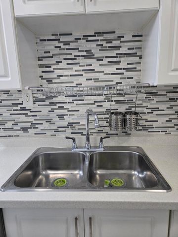 For Lease - 2 Lady Loretta Lane, Vaughan, Ontario - Photo 3