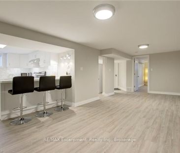 For Lease - 2093 Maplewood Drive Unit# LOWER, Burlington, Ontario - Photo 1