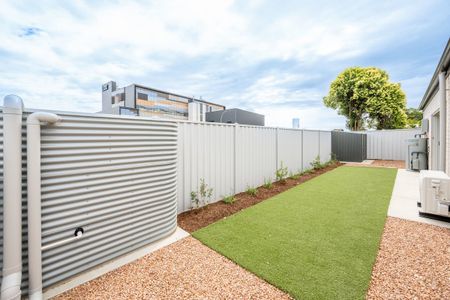 3 Bedroom Newly Built Private Unit - Photo 4