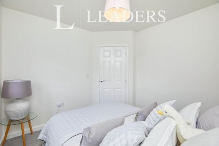 4 bedroom detached house to rent - Photo 5