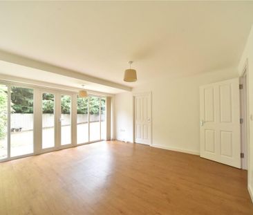 5 bedroom detached house to rent - Photo 1