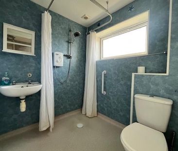 1 bedroom semi-detached bungalow to rent - Photo 6