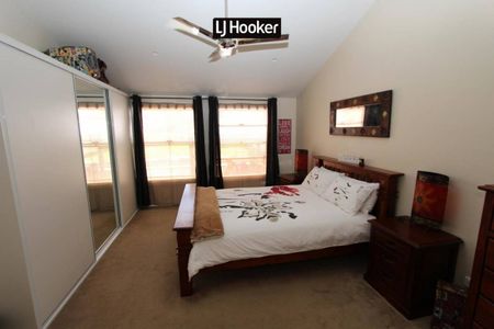 4 Bedroom Weatherboard Home on Ross Hill - Photo 4