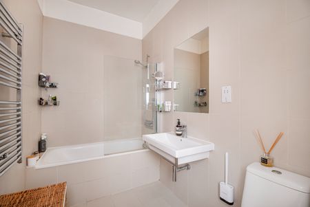 1 Bed Flat, Downside Crescent, NW3 - Photo 4