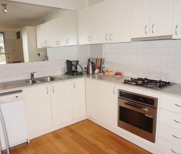 Fully Furnished, Ready to move in! - Photo 3