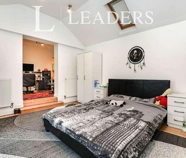 West Street, Northampton, Northamptonshire, NN1 - Photo 4