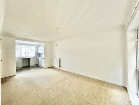 3 bed terraced town house to rent in Lisburne Square, Torquay, TQ1 - Photo 3